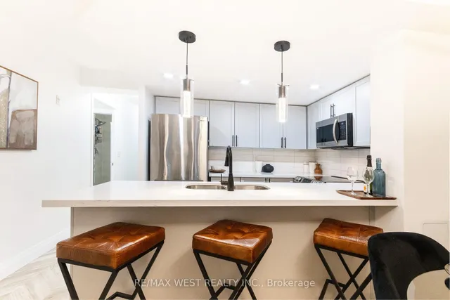 Additional image 2 of 330 Adelaide St Unit 302