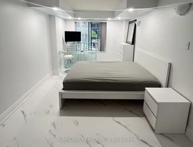 Additional image 12 of 33 University Ave Unit 207