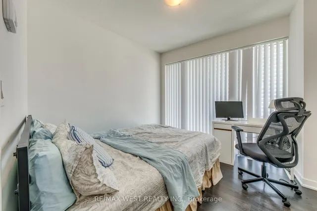 Additional image 21 of 100 Harbour St Unit 2004