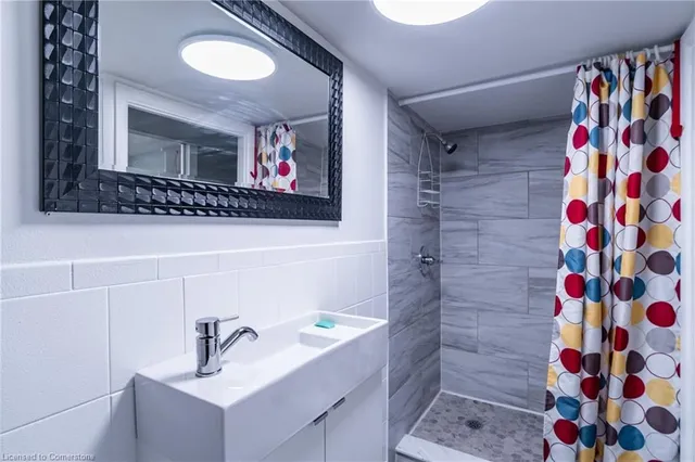 Additional image 21 of 490 Cochrane Rd