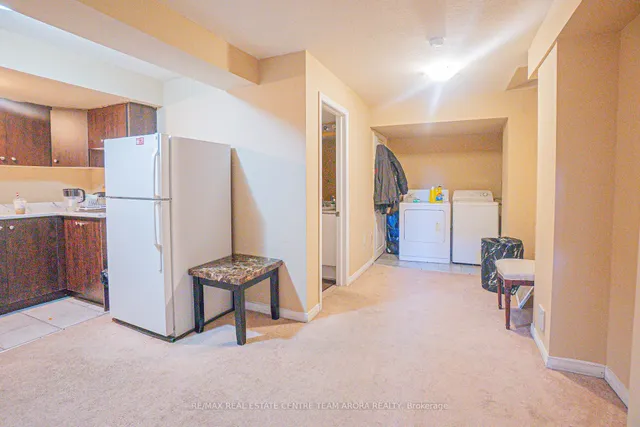 Additional image 23 of 157 Baffin Cres