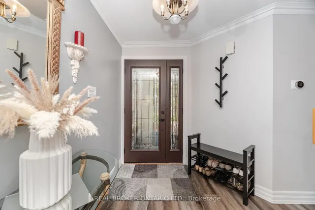 Additional image 4 of 28 Lacewood Cres