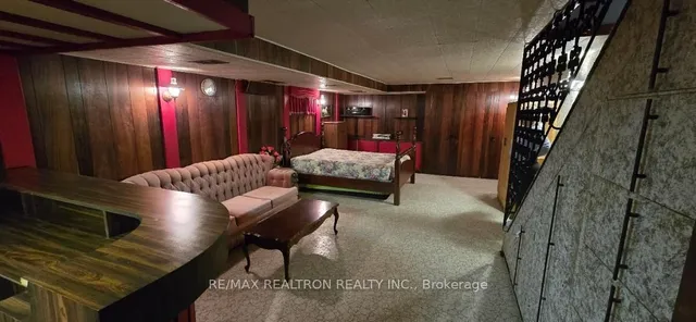 Additional image 34 of 582 Runnymede Rd