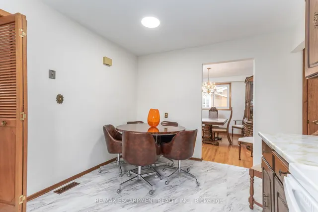 Additional image 8 of 18 Renner Crt