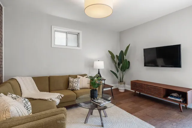 Additional image 16 of 242 Harvie Ave