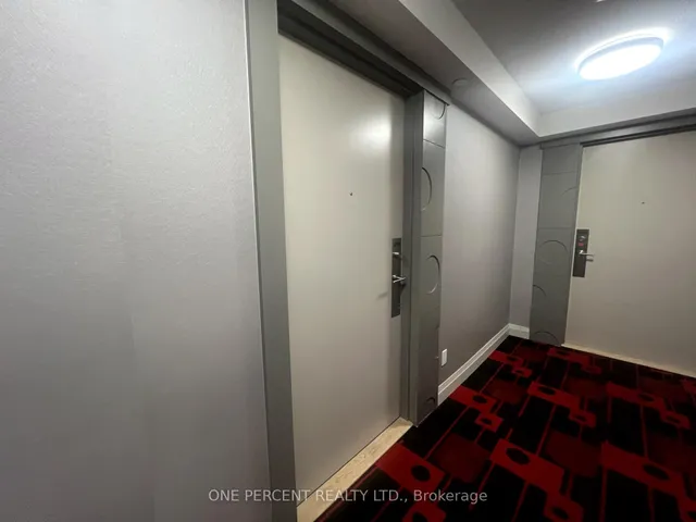 20 Meadowglen Pl Unit 2108