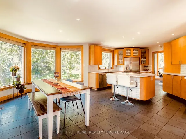 Additional image 12 of 774 Old Dundas Rd