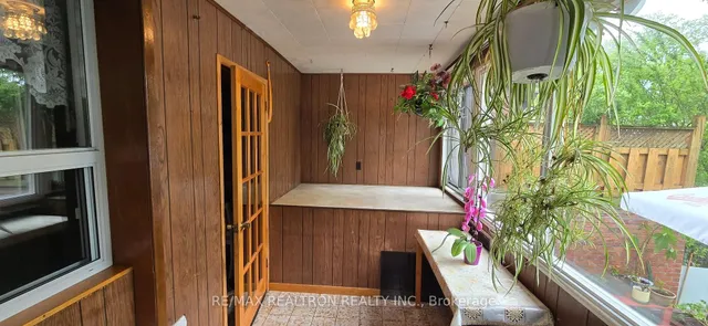 Additional image 18 of 582 Runnymede Rd