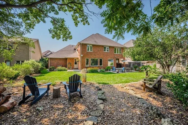 Additional image 27 of 572 Falconridge Cres