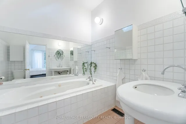 Additional image 27 of 17 Maclean Ave