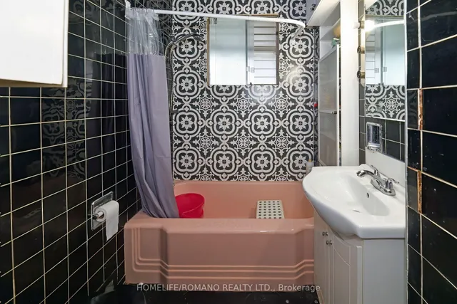 Additional image 10 of 45 Wexford Ave