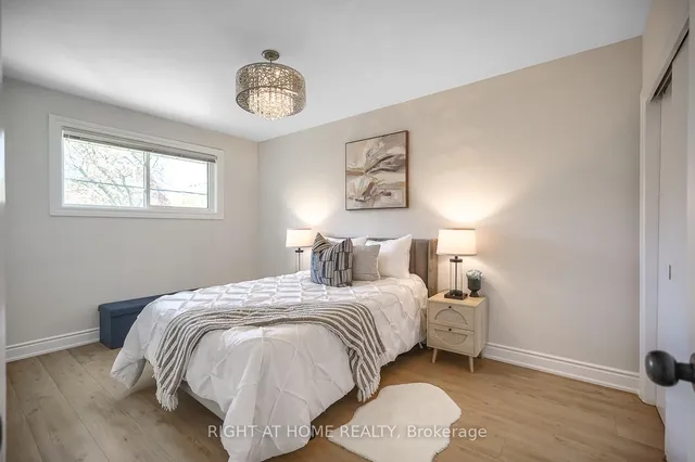 Additional image 19 of 14 Amulet St