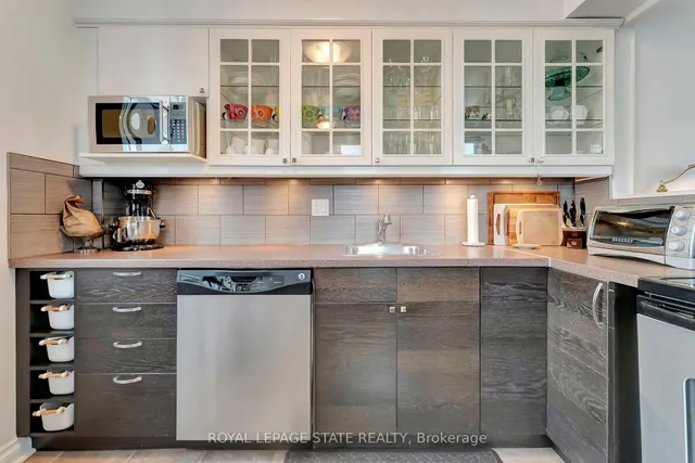 Additional image 22 of 36 James St Unit 1205