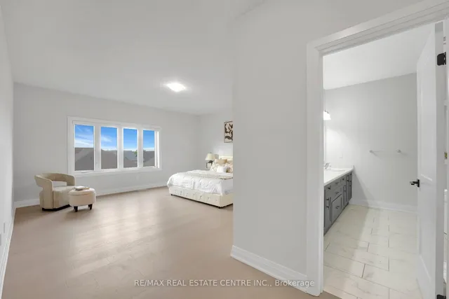 Additional image 23 of 554 Bridgemill Cres