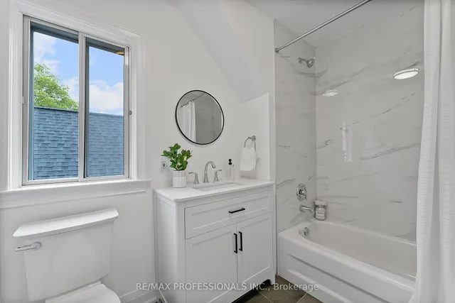 Additional image 42 of 875 Royal York Rd