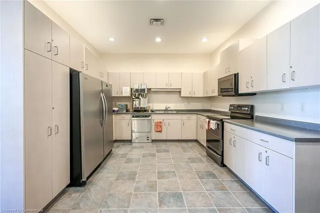 Additional image 35 of 72 Abbotsford Trail