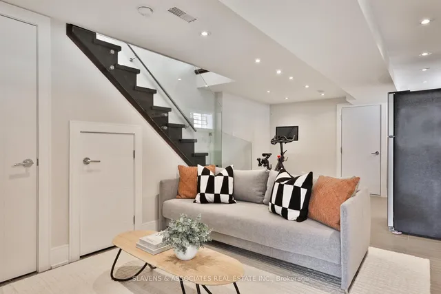 Additional image 29 of 153 Holland Park Ave