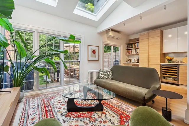 Additional image 11 of 110 Farnham Ave