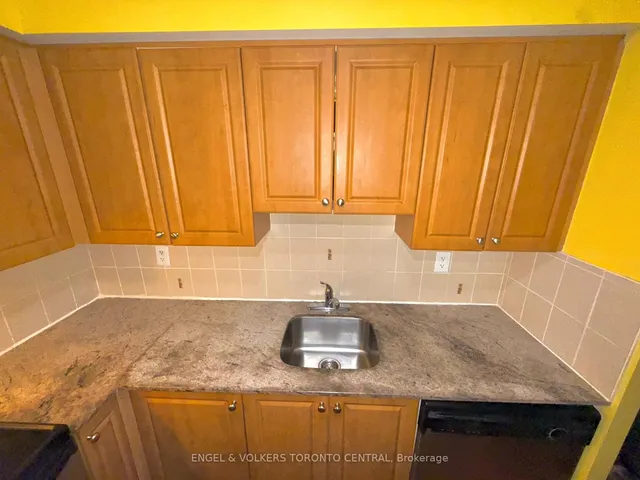Additional image 10 of 225 Wellesley St Unit 208