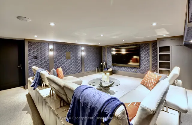 Additional image 42 of 2134 New St Unit 4