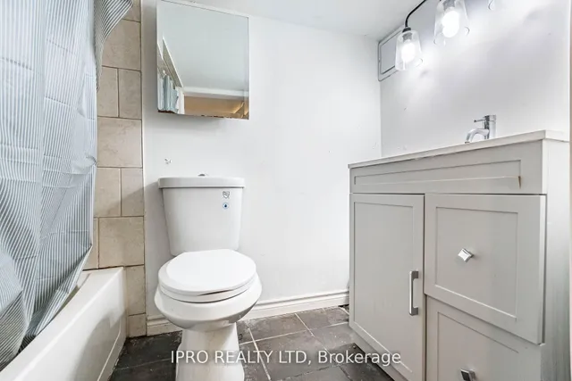 Additional image 43 of 35 Chestnut Ave