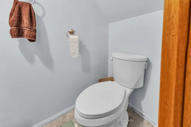 Additional image 25 of 105 Hansen Rd Unit 102