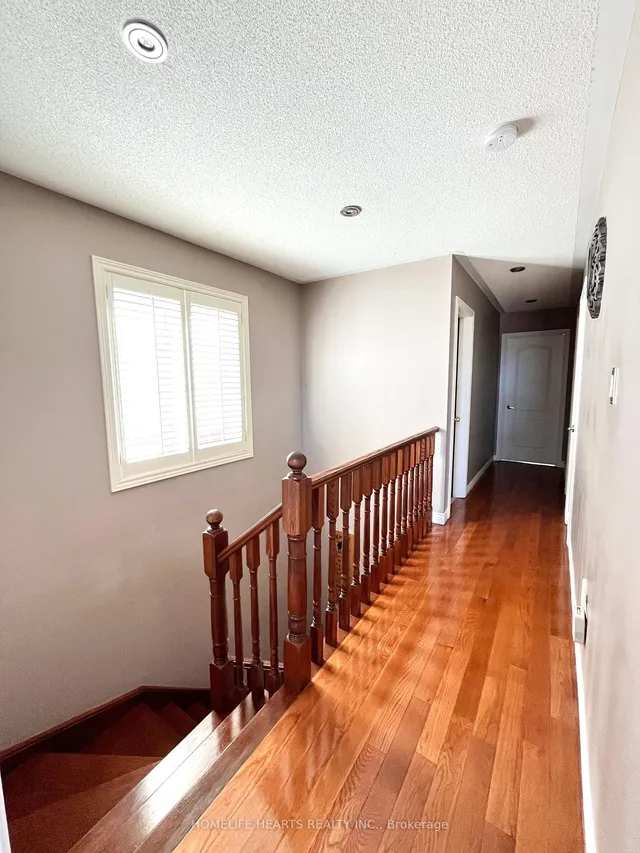 Additional image 15 of 516 Lumberton Cres