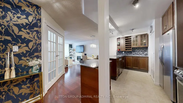 Additional image 6 of 633 Bay St Unit 201