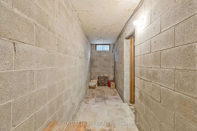 Additional image 38 of 212 Margaret Ave