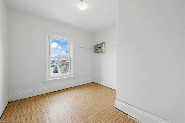 Additional image 25 of 694 Wilson St