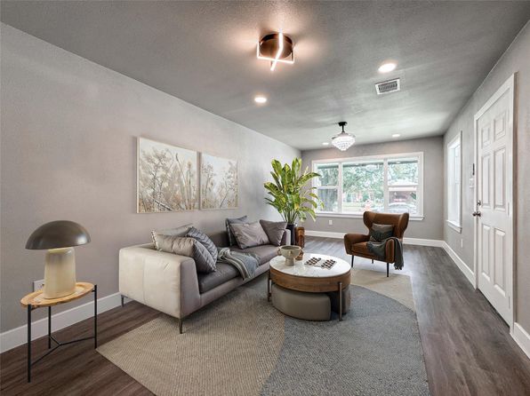 1027 Globe St, Houston, TX 77034