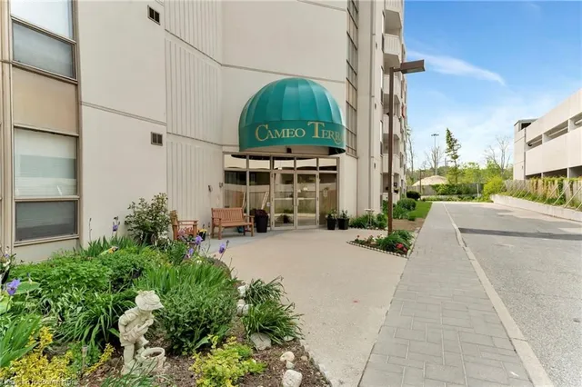 Additional image 22 of 3267 King St Unit 404