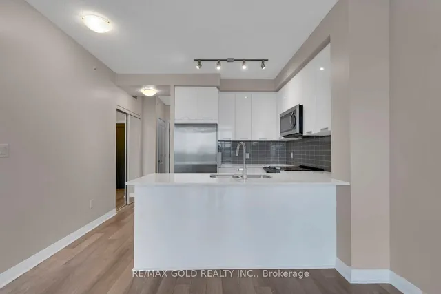 Additional image 8 of 5025 Four Springs Ave Unit 703
