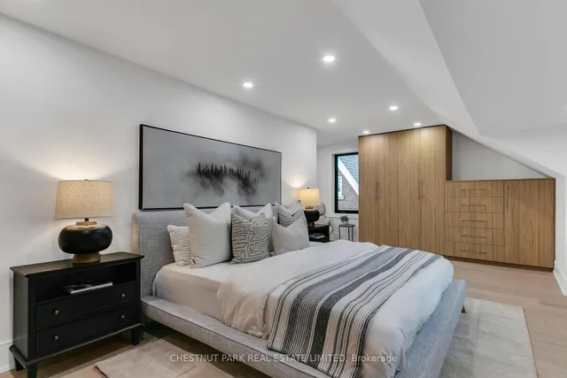 Additional image 30 of 111 Roxborough Dr