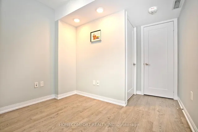 Additional image 15 of 275 Village Green Sq Unit 417