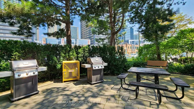 Primary image of 33 Elmhurst Ave Unit 2407