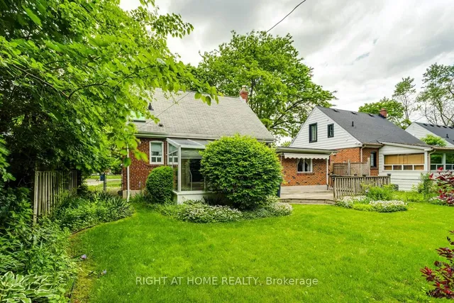 Primary image of 11 Ambleside Ave