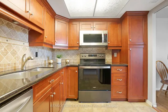 Additional image 7 of 3267 King St Unit 505