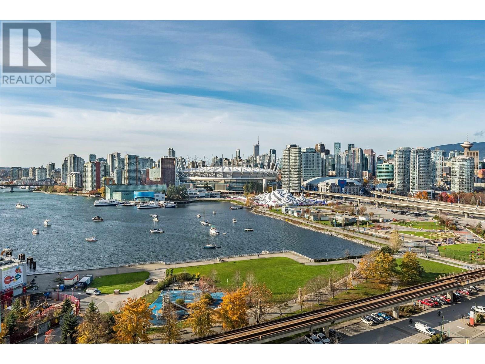 1703 1188 QUEBEC STREET|Vancouver, British Columbia V6A4B3