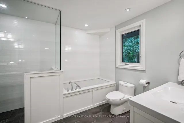 Additional image 18 of 1880 Four Seasons Dr