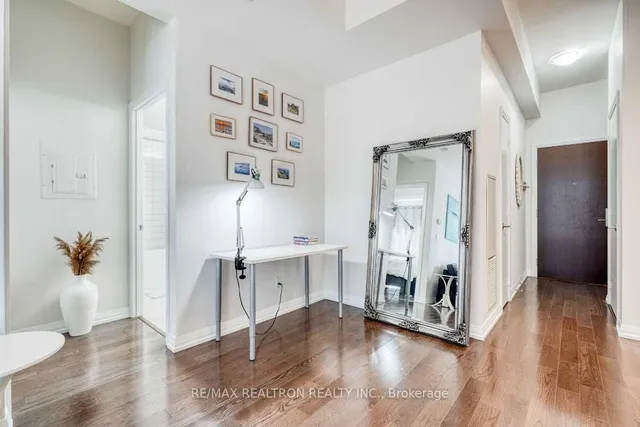 Additional image 18 of 460 Adelaide St Unit 951