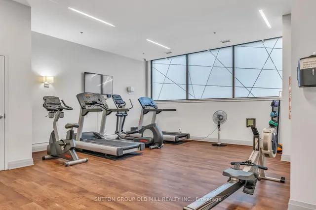 Additional image 37 of 400 Wellington St Unit 807