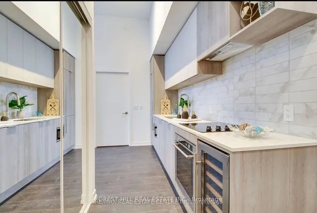 Additional image 9 of 2020 Bathurst St Unit 211