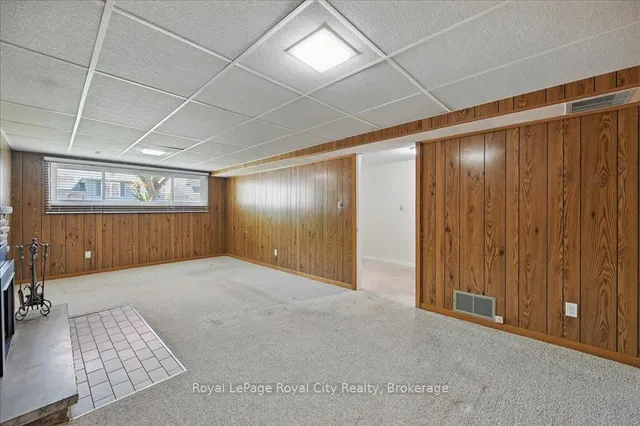 Additional image 33 of 701 Castleguard Cres