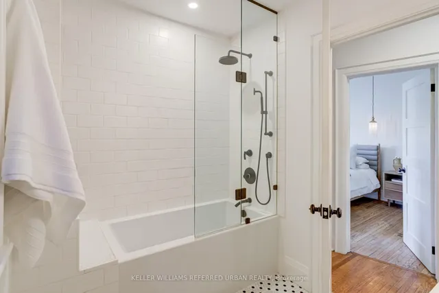 Additional image 33 of 133 Essex St