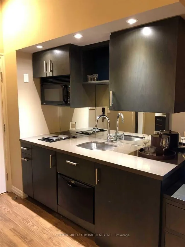 Additional image 5 of 1 King St Unit 723