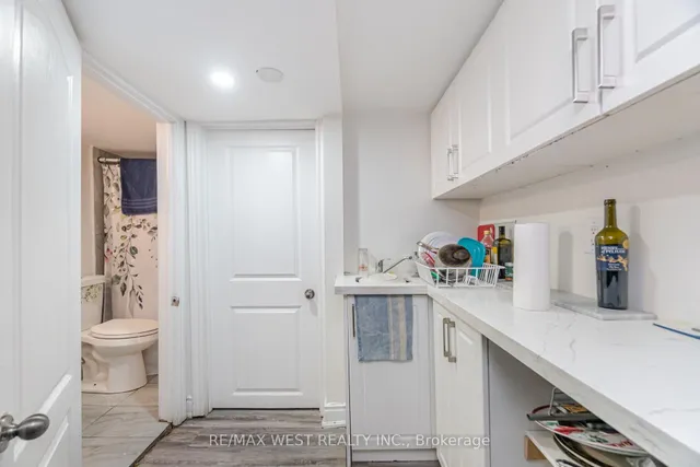 Additional image 40 of 70 Hogan Manor Dr