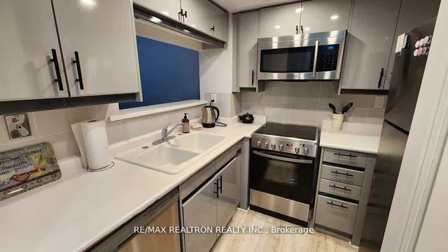 Additional image 23 of 7 Broadway Ave Unit 211