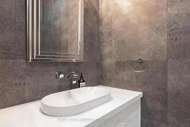 Additional image 21 of 40 Hoyle Ave