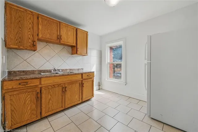 Additional image 16 of 694 Wilson St